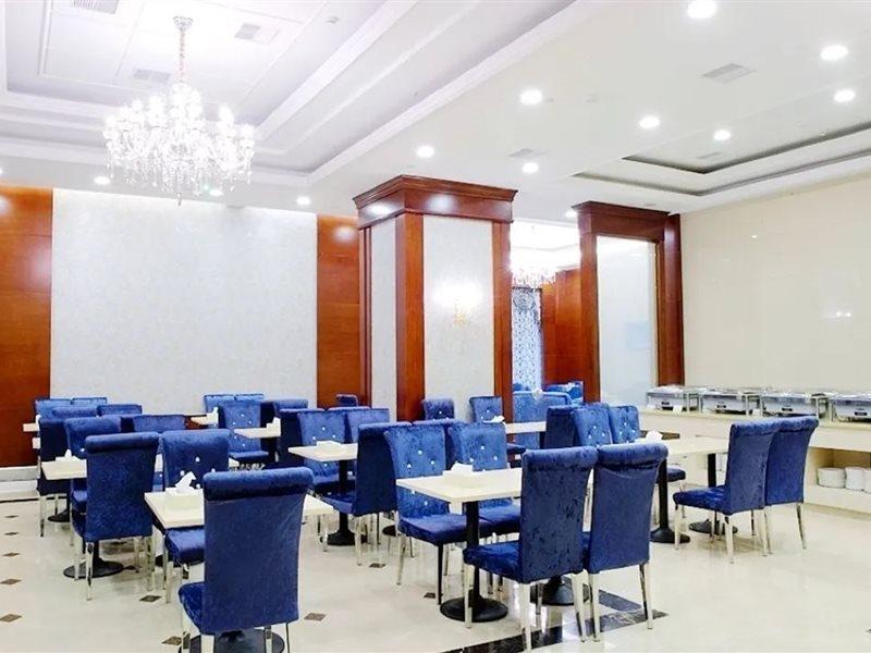 Hotel Vienna International Hongqiao Hub Caoan Road Hop 4*